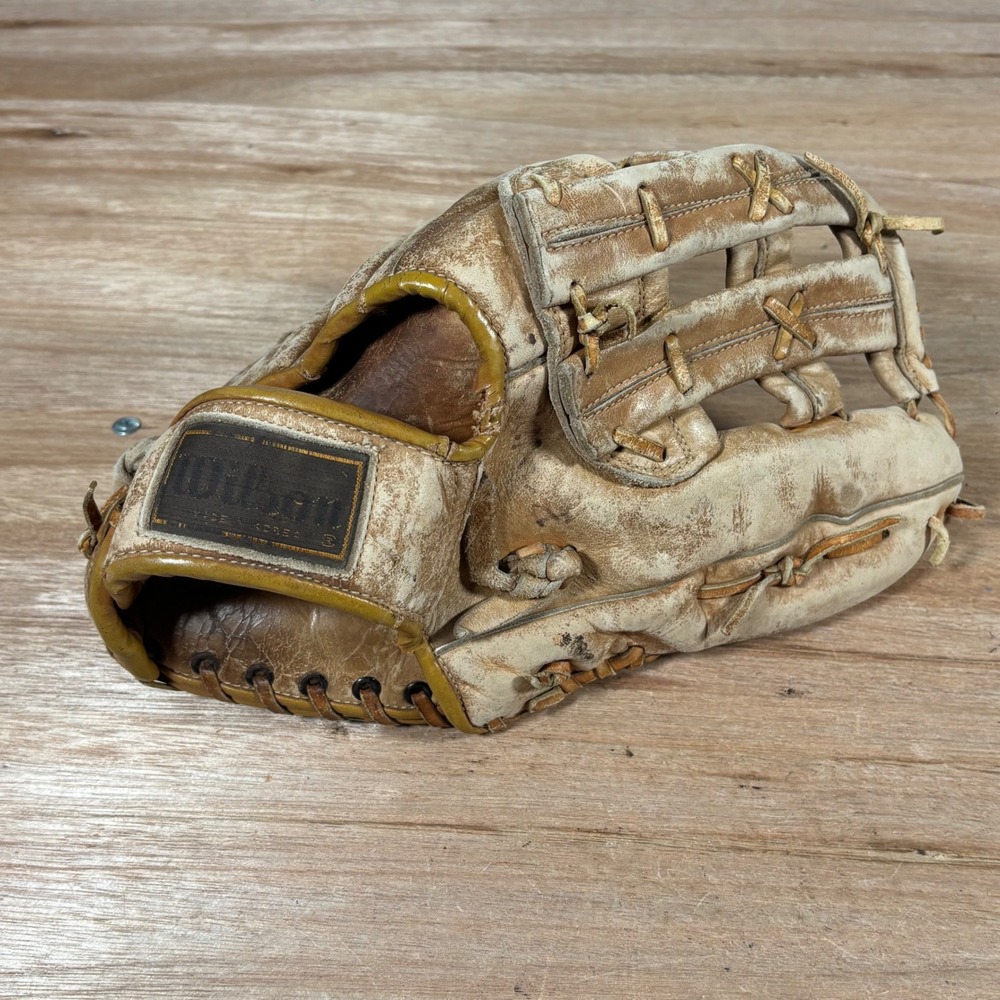 Vintage Wilson Joan Joyce Autograph Model Softball Glove A9831 Tan Leather RHT